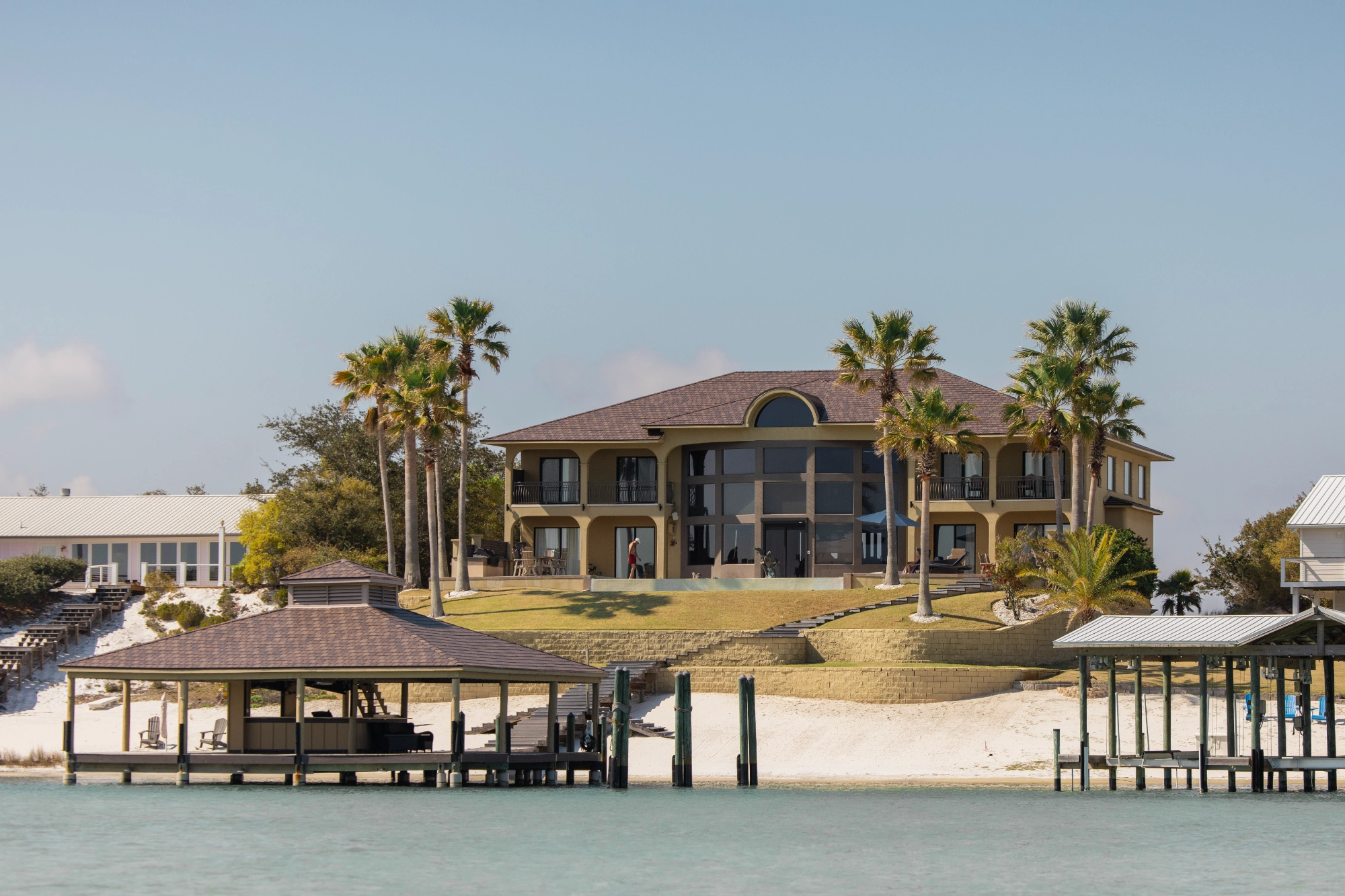 Waterfront restaurant stops
